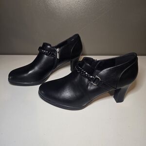 Lauren Blakwell Elyssa Black Heeled Zipper Booties Boots Size 11 112880